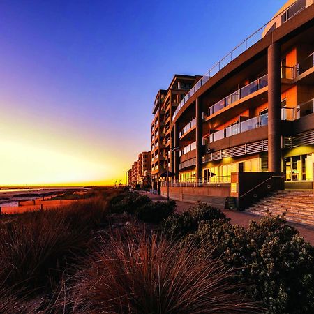 Oaks Glenelg Plaza Pier Suites Adelaide Exterior photo