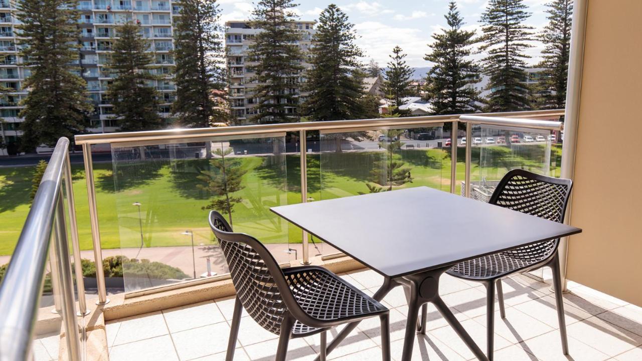 Oaks Glenelg Plaza Pier Suites Adelaide Exterior photo