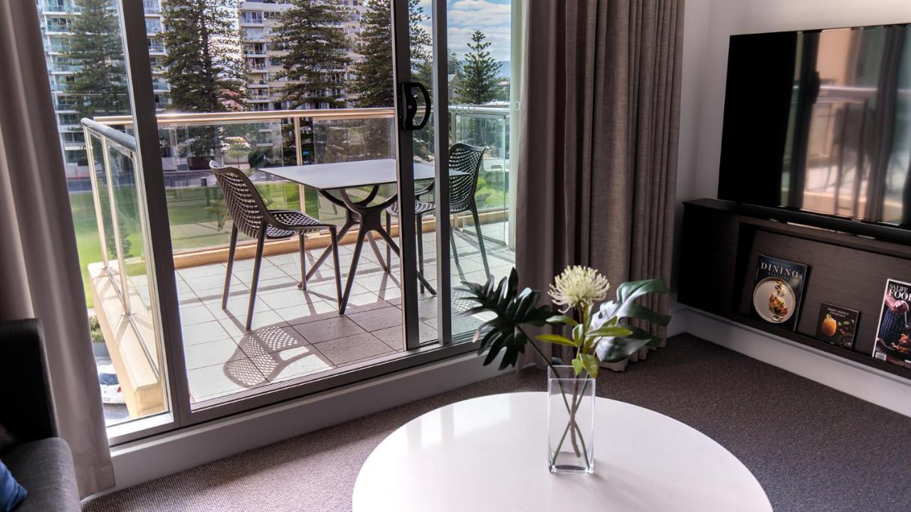 Oaks Glenelg Plaza Pier Suites Adelaide Exterior photo