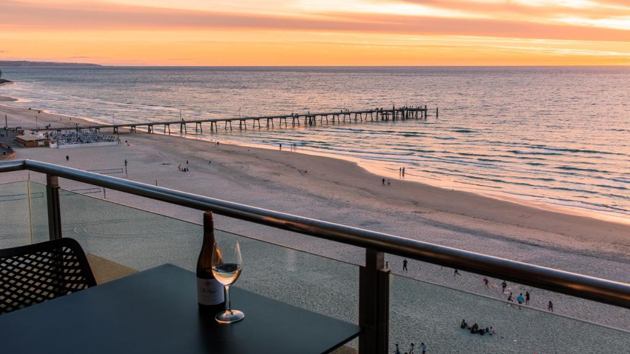 Oaks Glenelg Plaza Pier Suites Adelaide Exterior photo