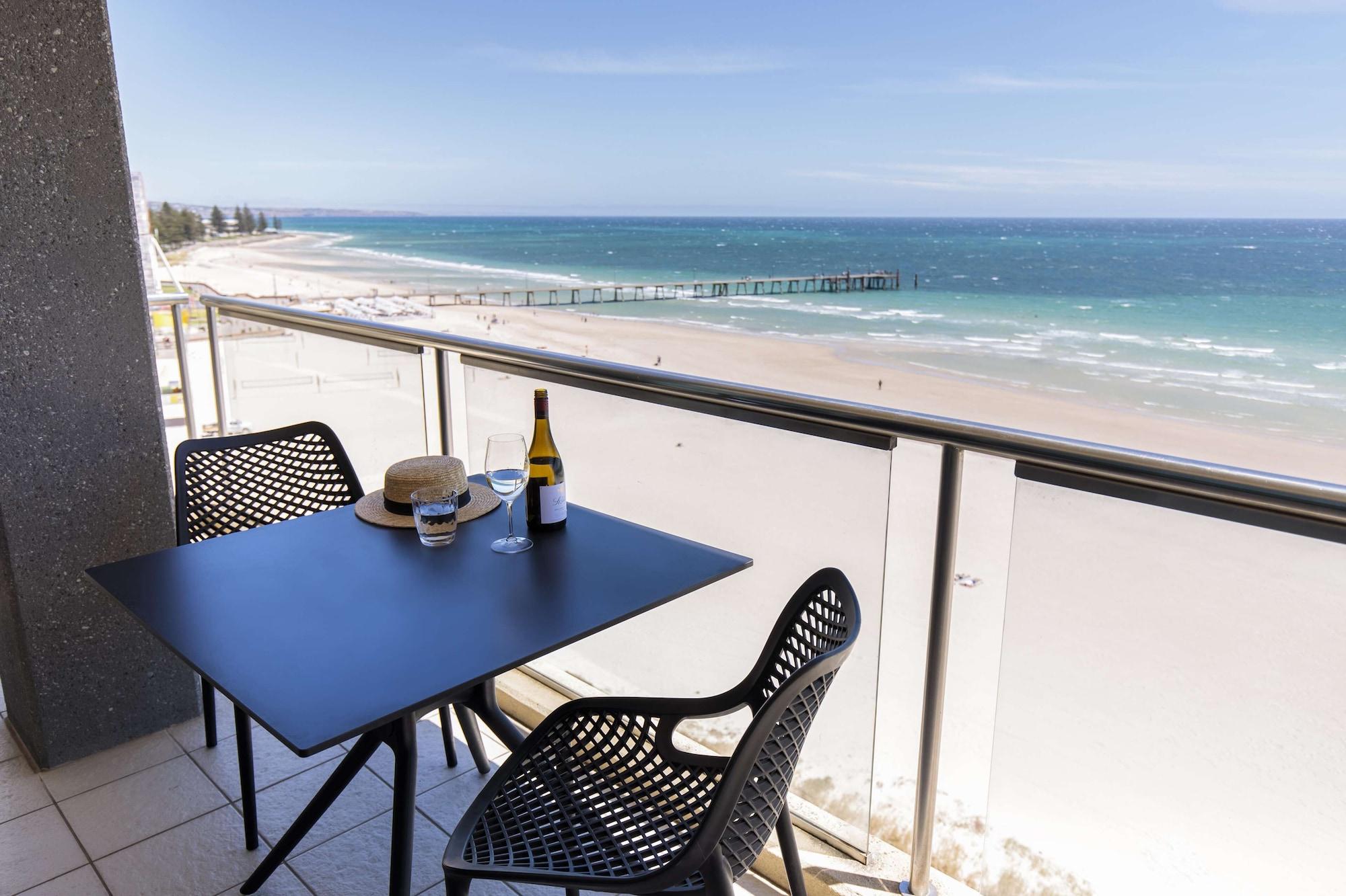 Oaks Glenelg Plaza Pier Suites Adelaide Exterior photo