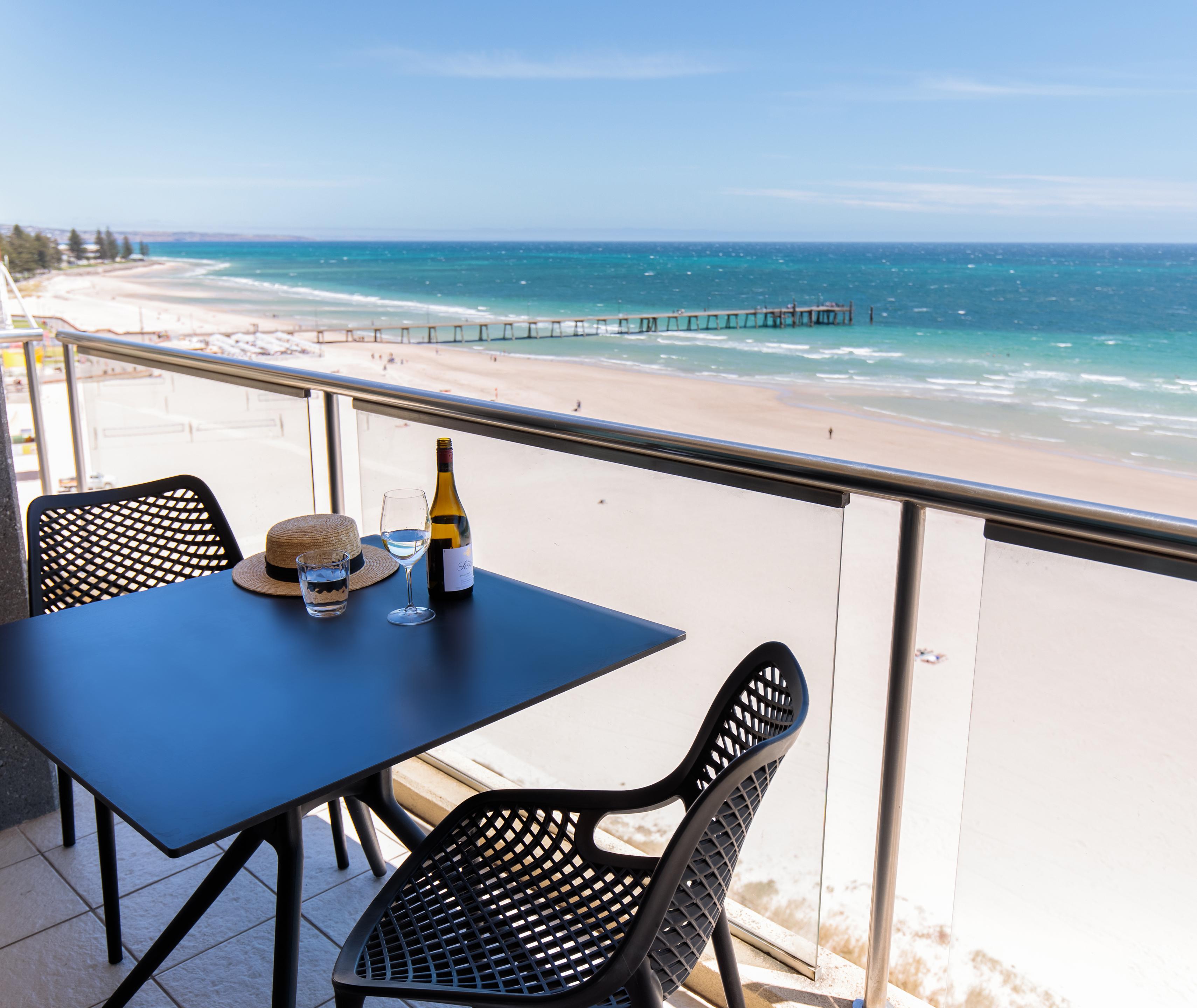 Oaks Glenelg Plaza Pier Suites Adelaide Exterior photo