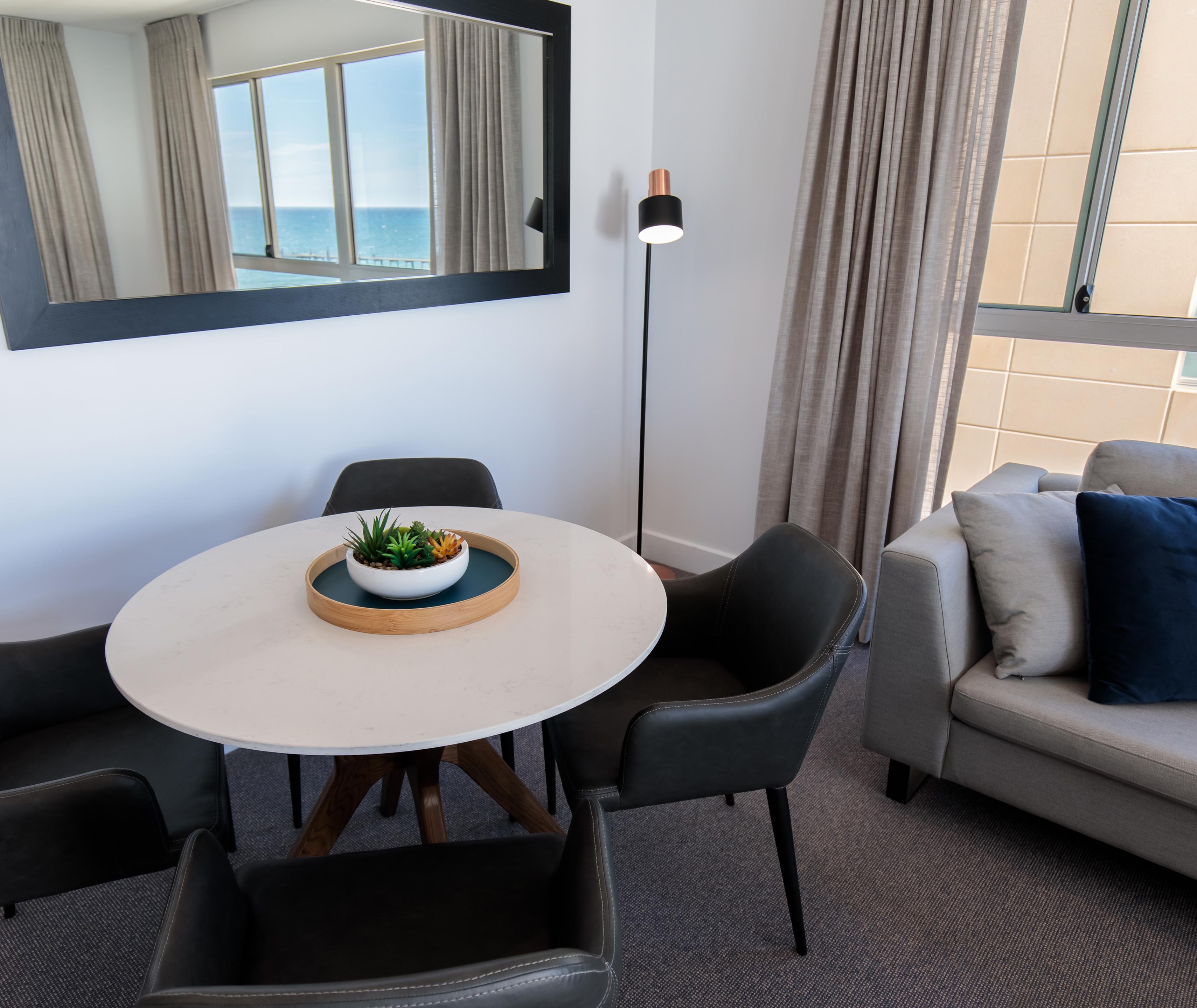 Oaks Glenelg Plaza Pier Suites Adelaide Exterior photo