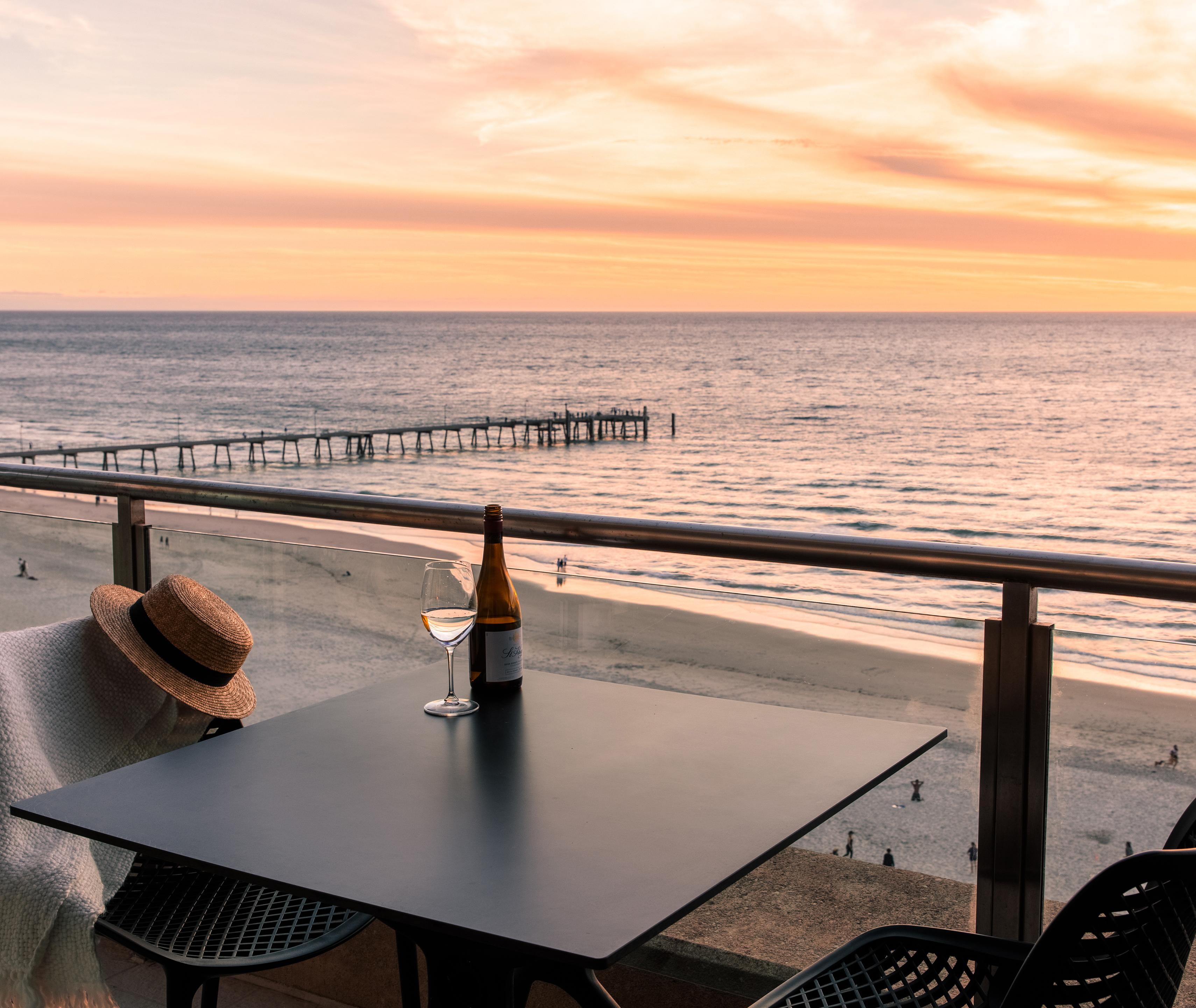 Oaks Glenelg Plaza Pier Suites Adelaide Exterior photo