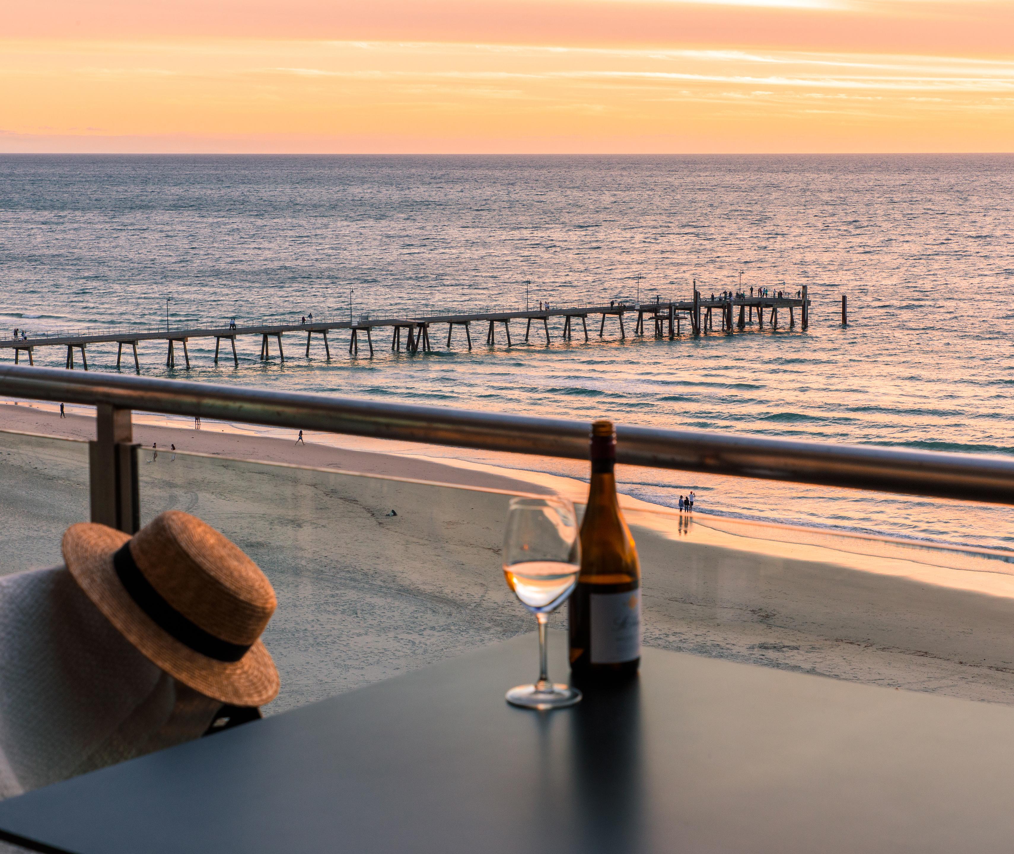 Oaks Glenelg Plaza Pier Suites Adelaide Exterior photo