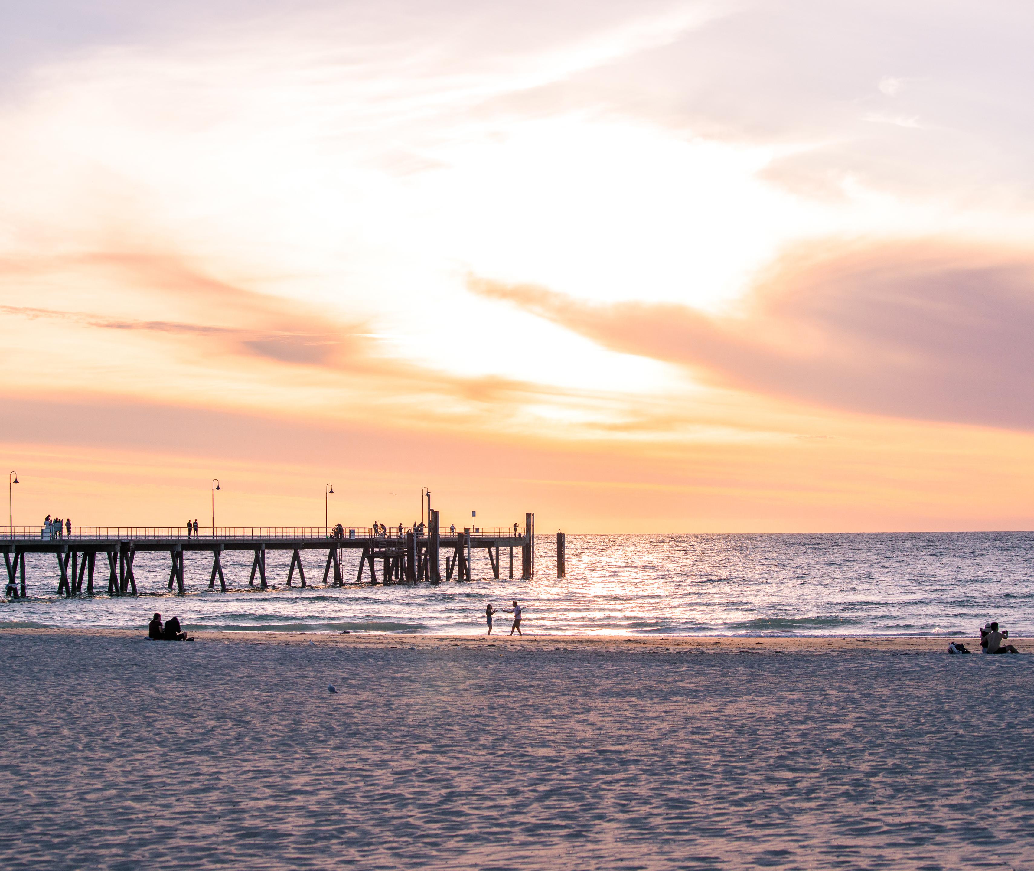 Oaks Glenelg Plaza Pier Suites Adelaide Exterior photo