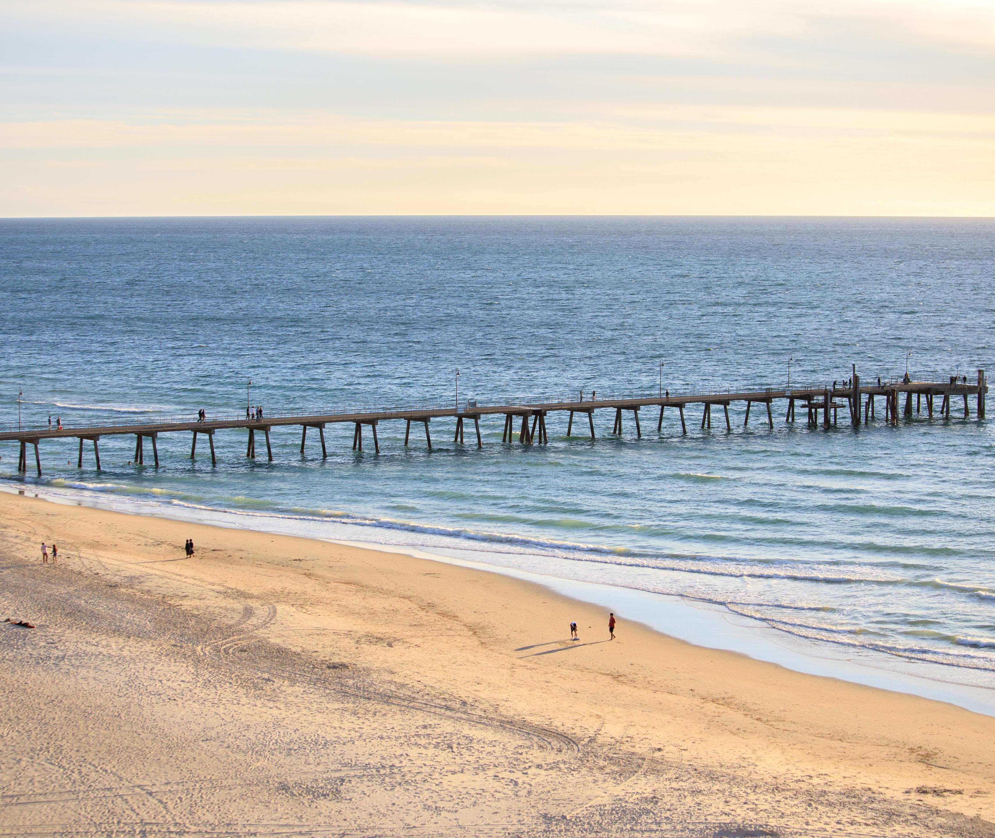 Oaks Glenelg Plaza Pier Suites Adelaide Exterior photo