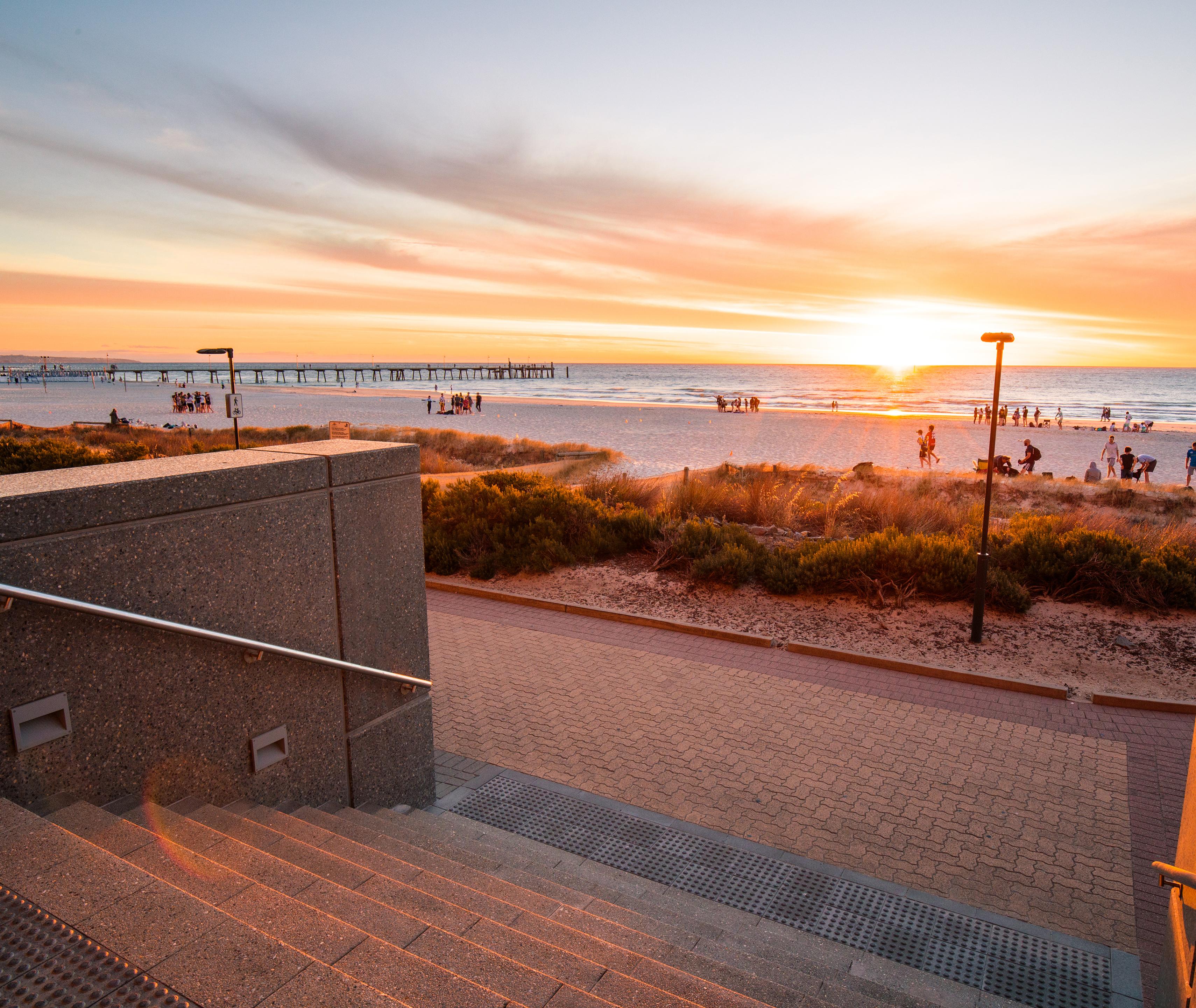 Oaks Glenelg Plaza Pier Suites Adelaide Exterior photo