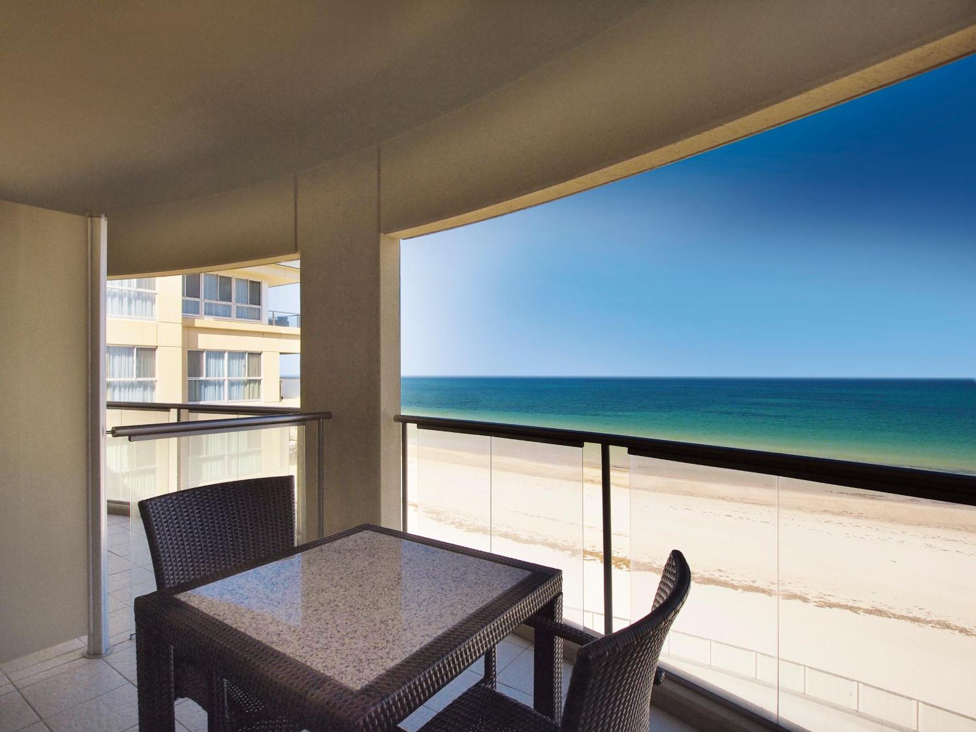 Oaks Glenelg Plaza Pier Suites Adelaide Exterior photo