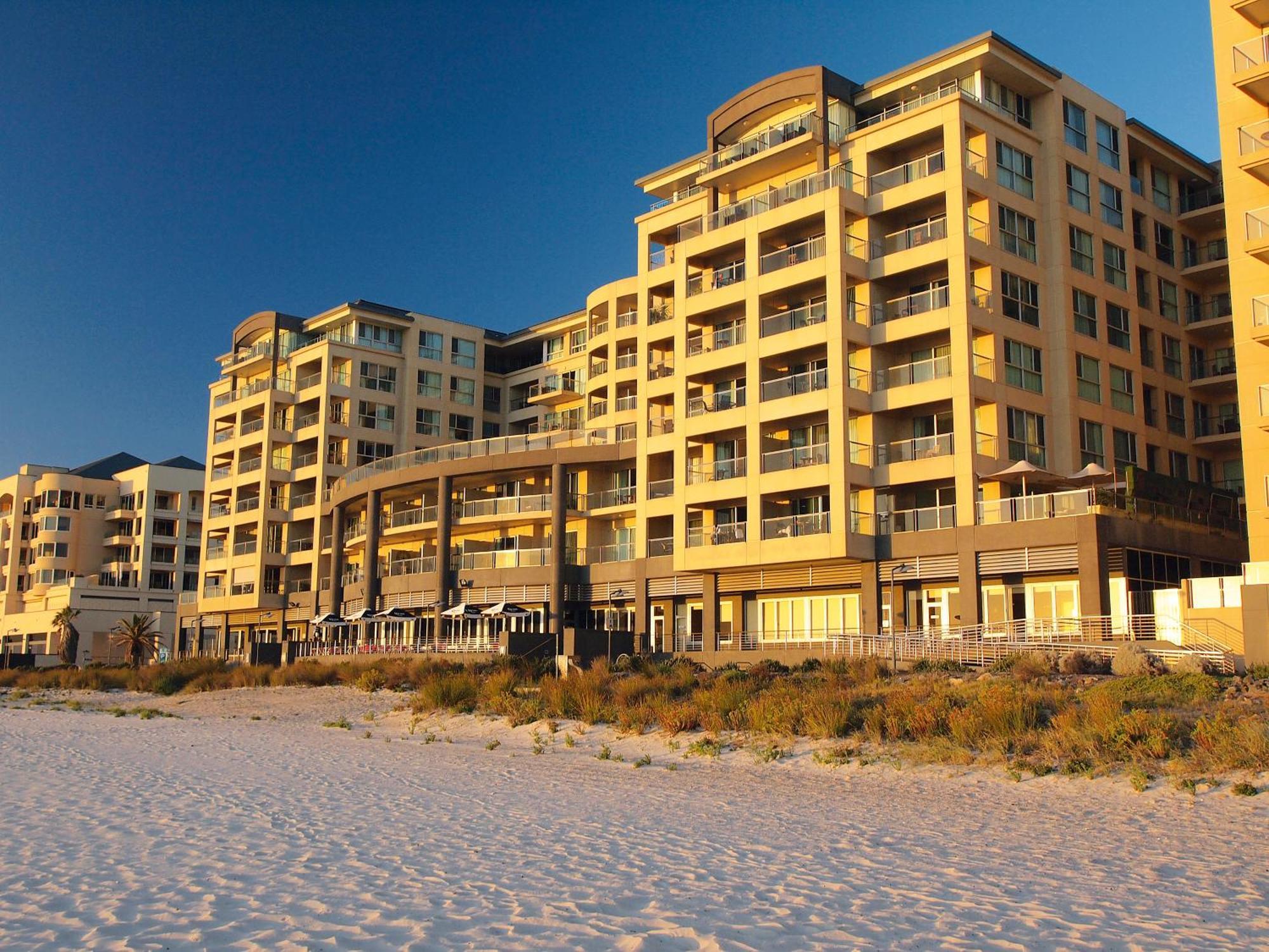 Oaks Glenelg Plaza Pier Suites Adelaide Exterior photo