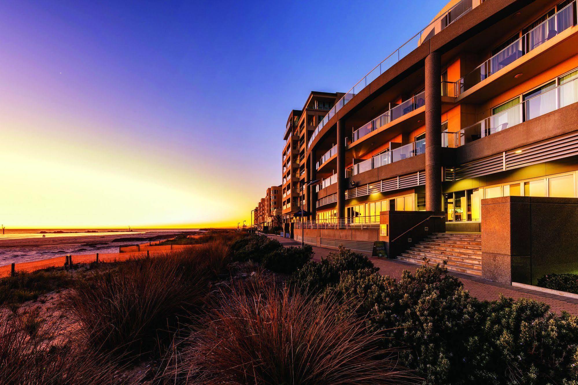 Oaks Glenelg Plaza Pier Suites Adelaide Exterior photo